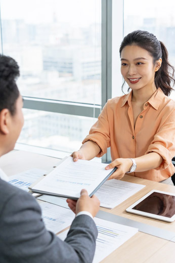 给客户介绍技术方案的场景